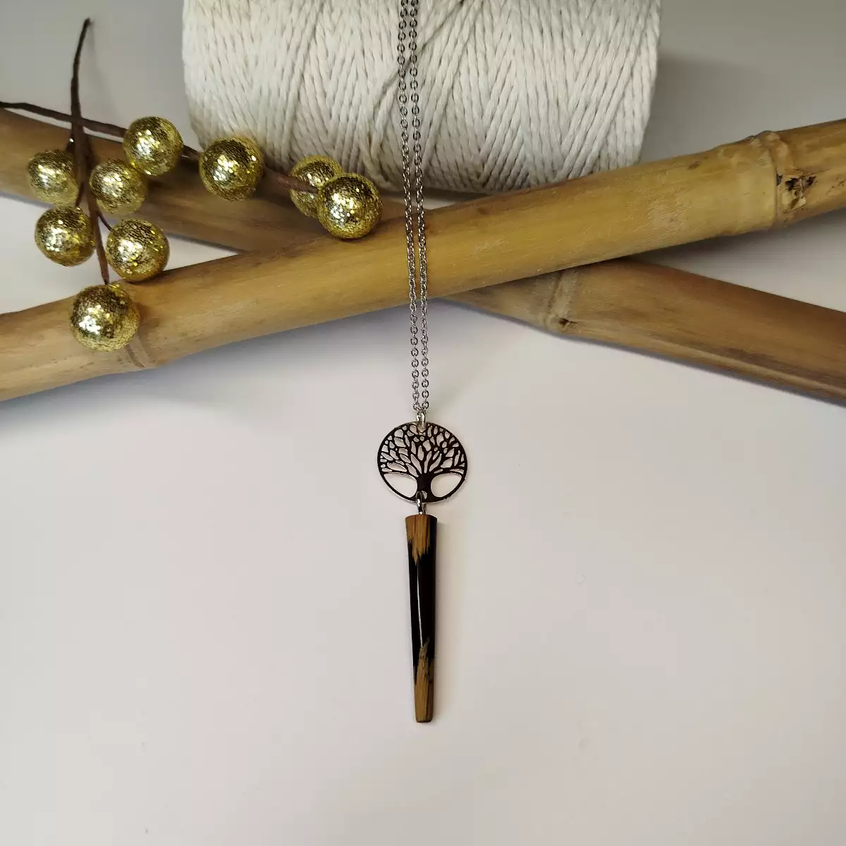 Collier pendentif en Bois&Résine