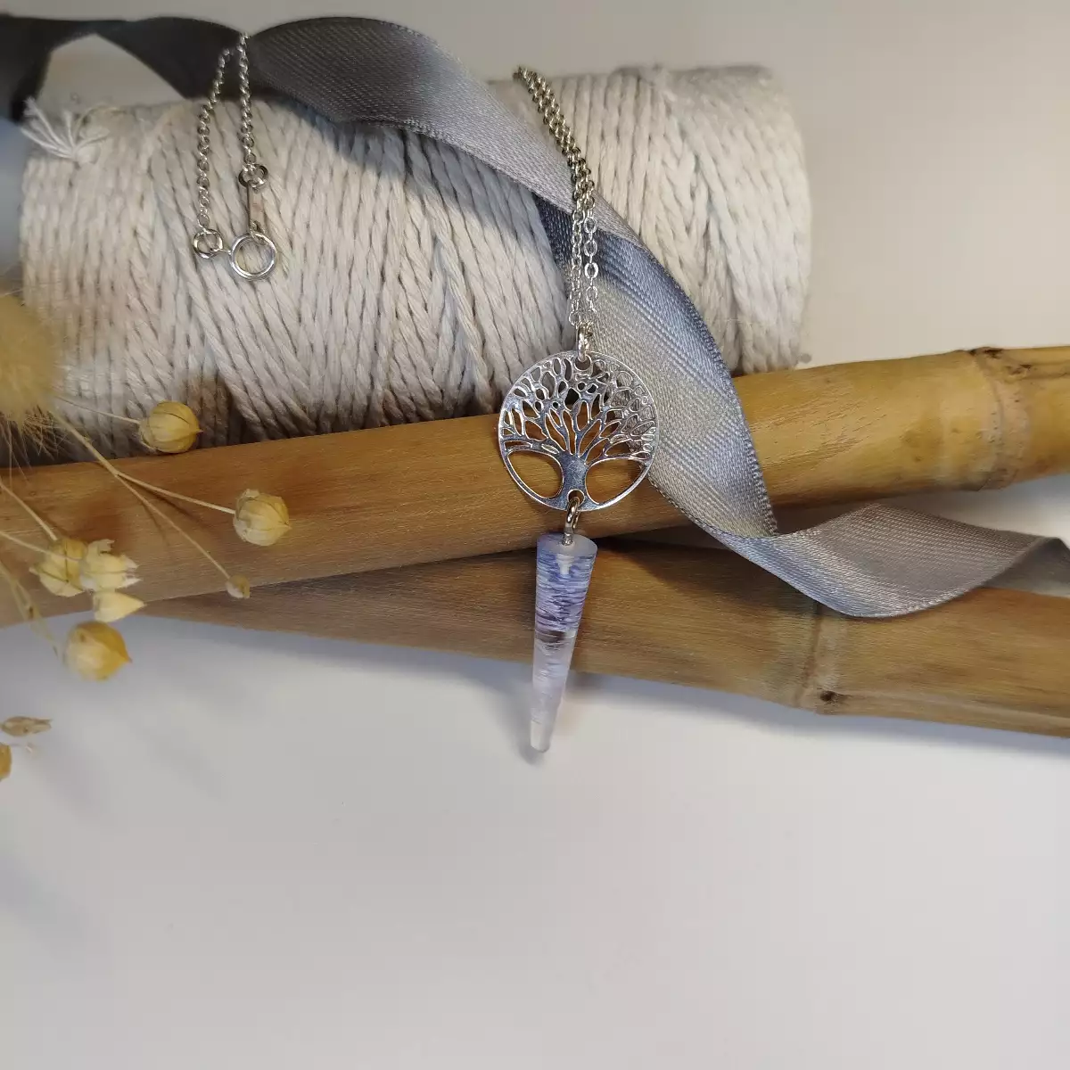 Collier pendentif en Bois&Résine