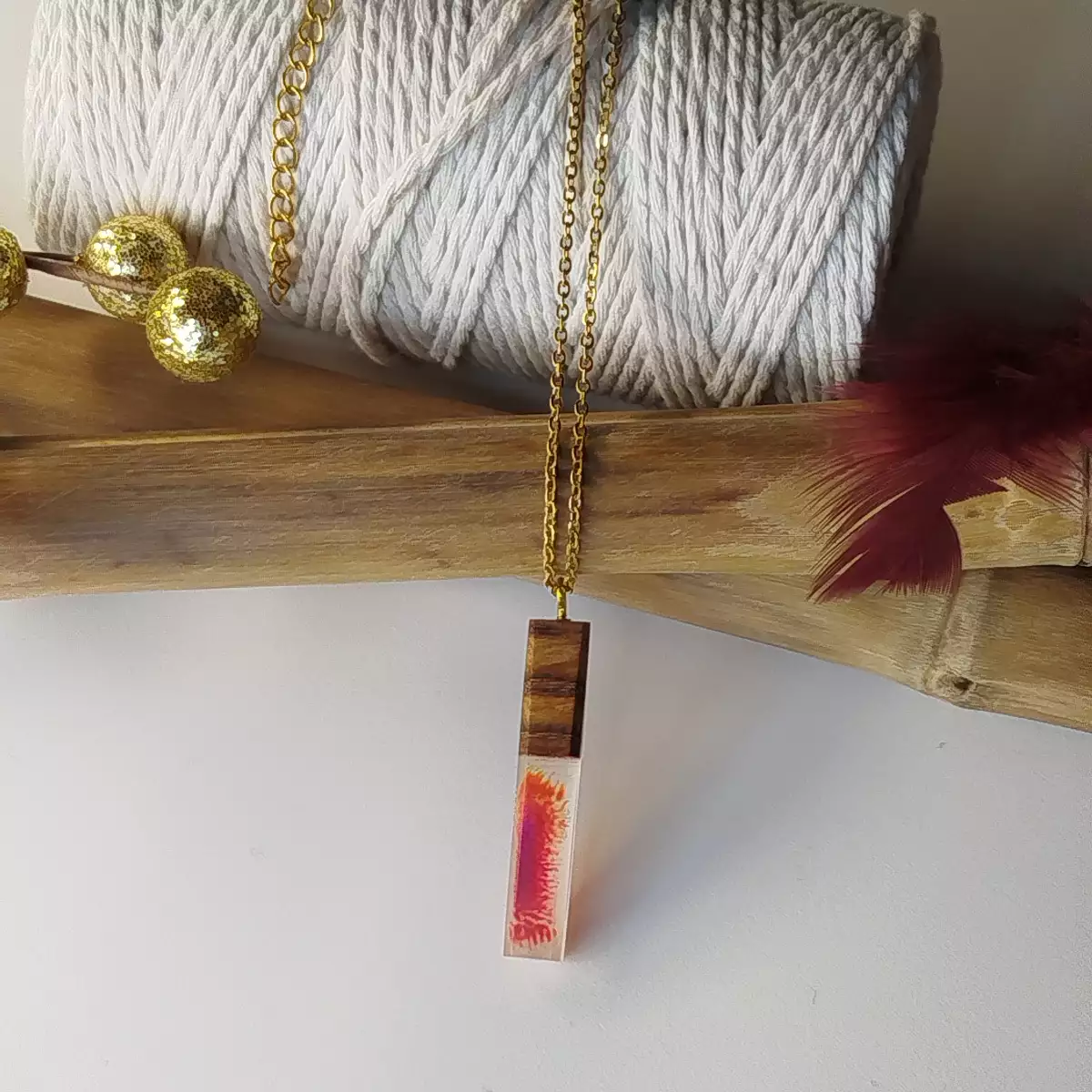 Collier pendentif en Bois&Résine