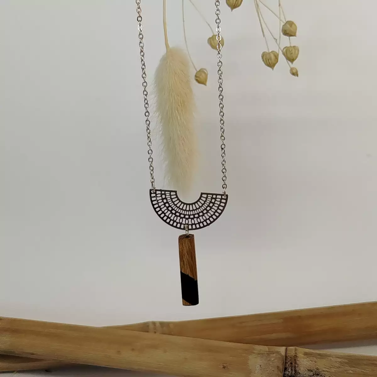 Collier pendentif en Bois&Résine