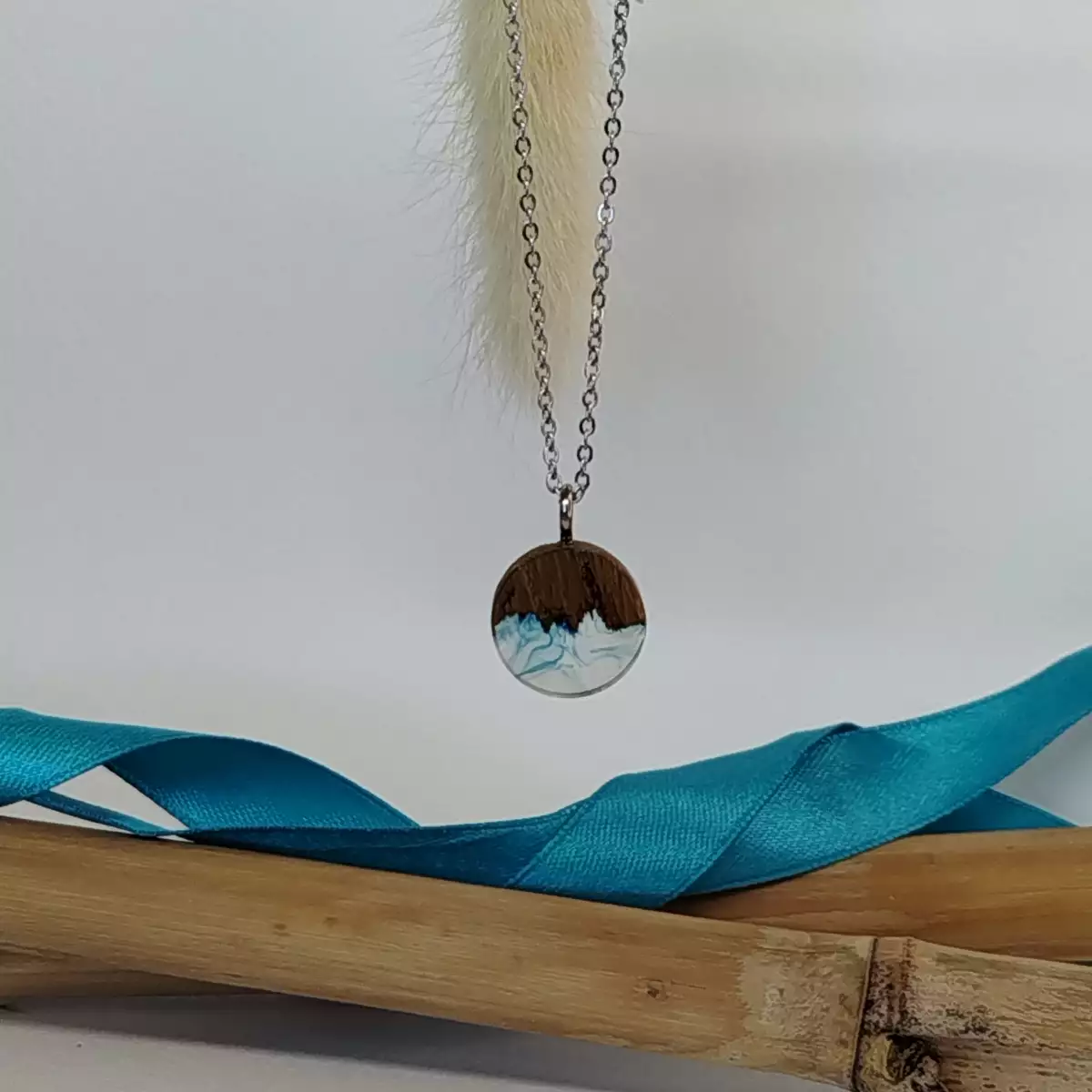 Collier pendentif en Bois&Résine