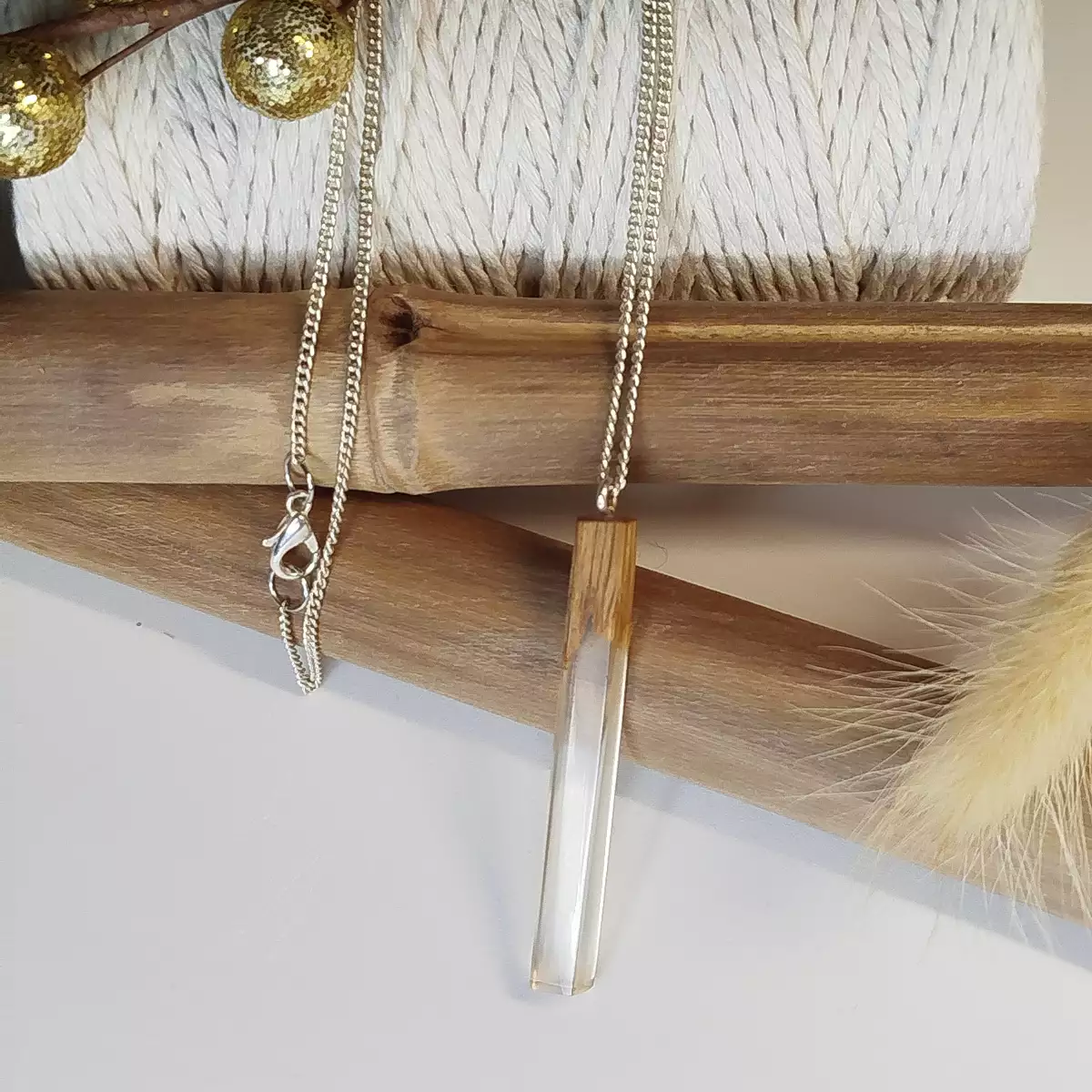 Collier pendentif en Bois&Résine